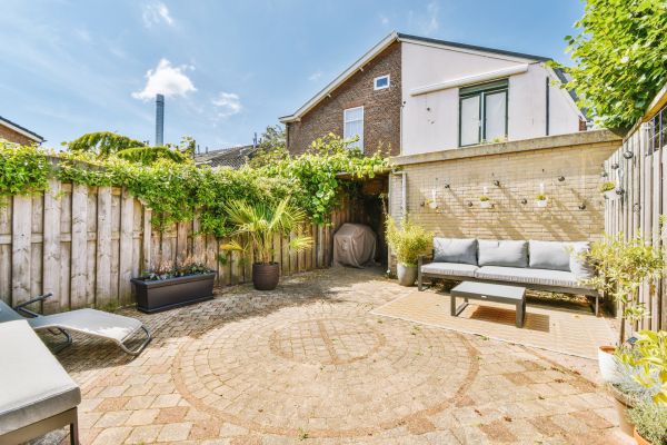 Cost of Courtyard Patio Service in Columbus